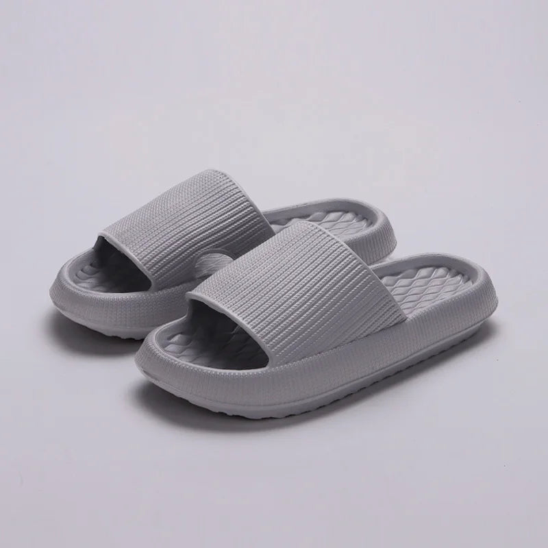 Chinelos de nuvem de plataforma grossa feminina Soft Sole Pillow Slides Summer Beach